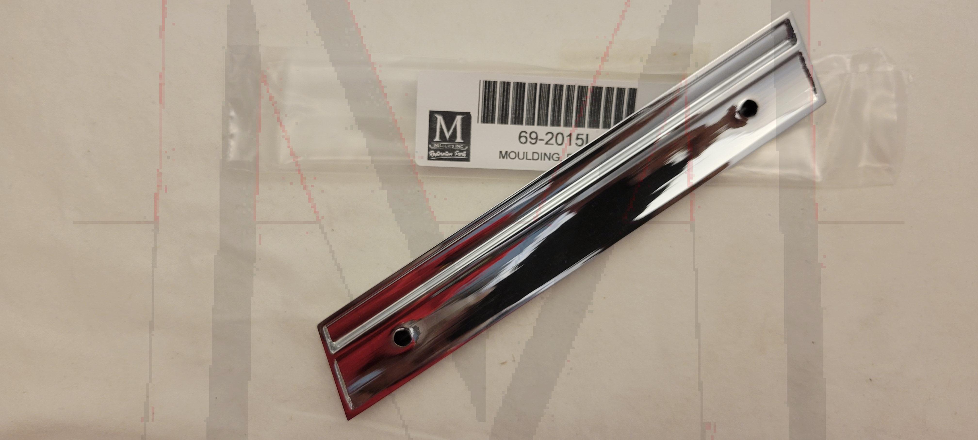 CHROME SIDE MOULDING