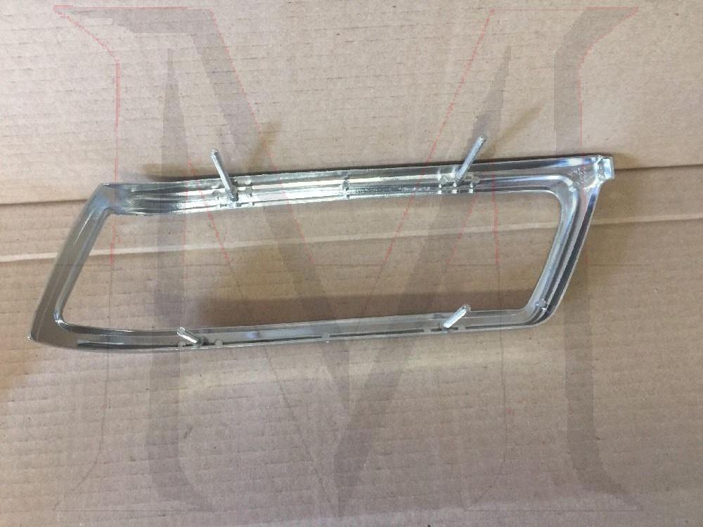 TAIL LIGHT LENS CHROME FRAME - RIGHT SIDE